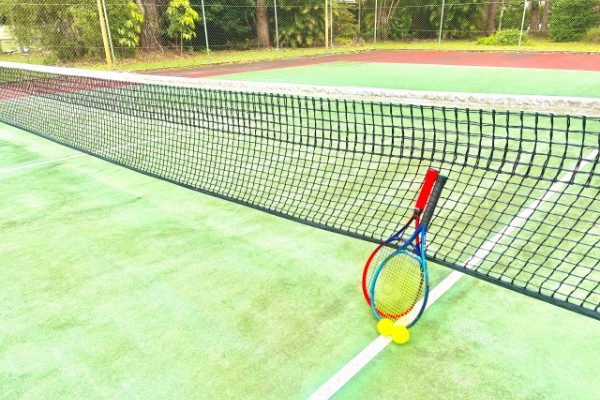 その返球、ちょっと待った！テニスのルールが定める「即座のコール」の定義